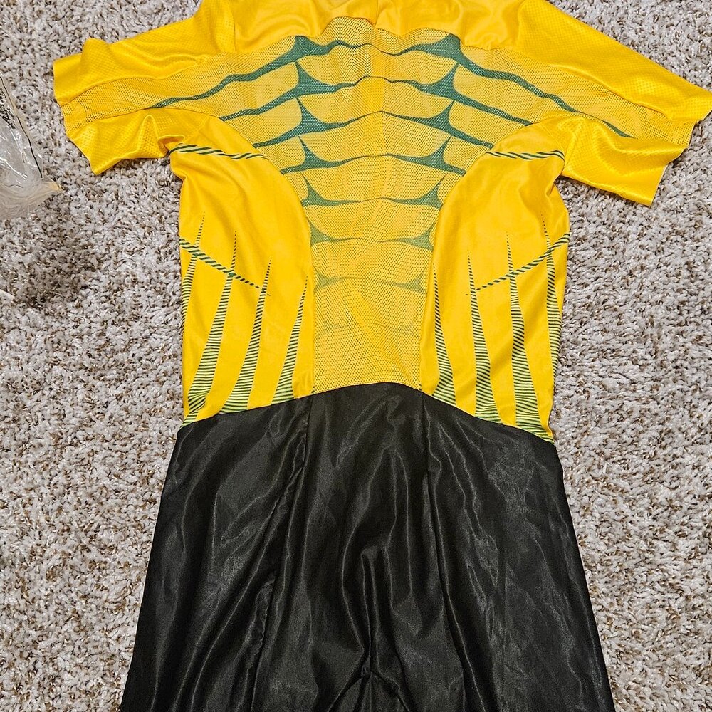 Nike fit dry running/biking outfit man's size M and L